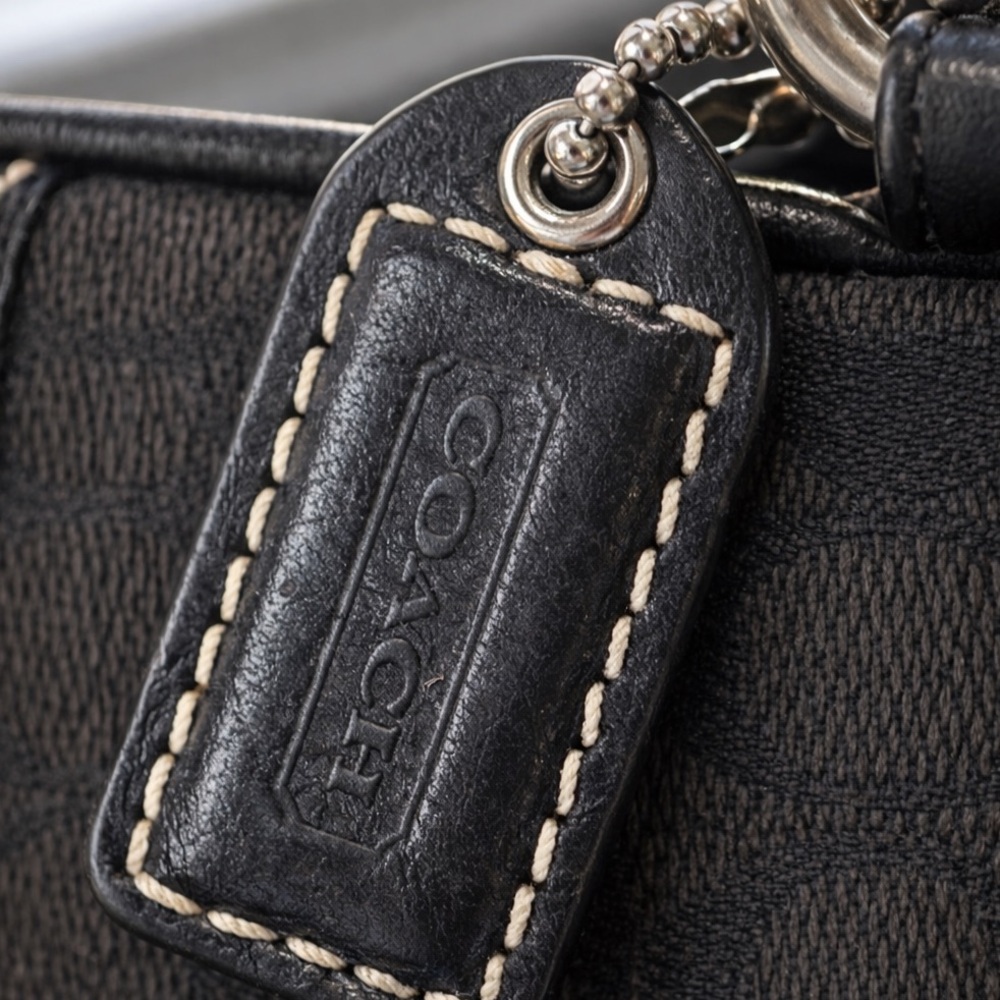 🖤 COACH Signature Canvas Wristlet – Dark Brown/Black 🖤 - Picture 3 of 8